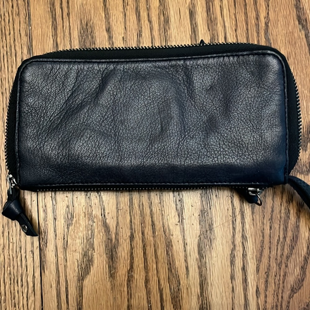 We the free leather wallet/wristlet - Picture 4 of 5